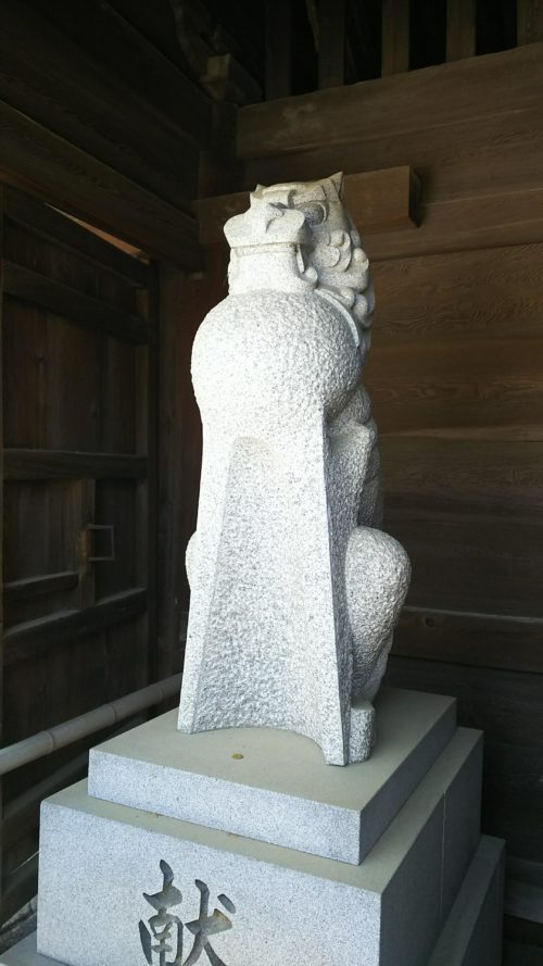 白鳥神社の狛犬