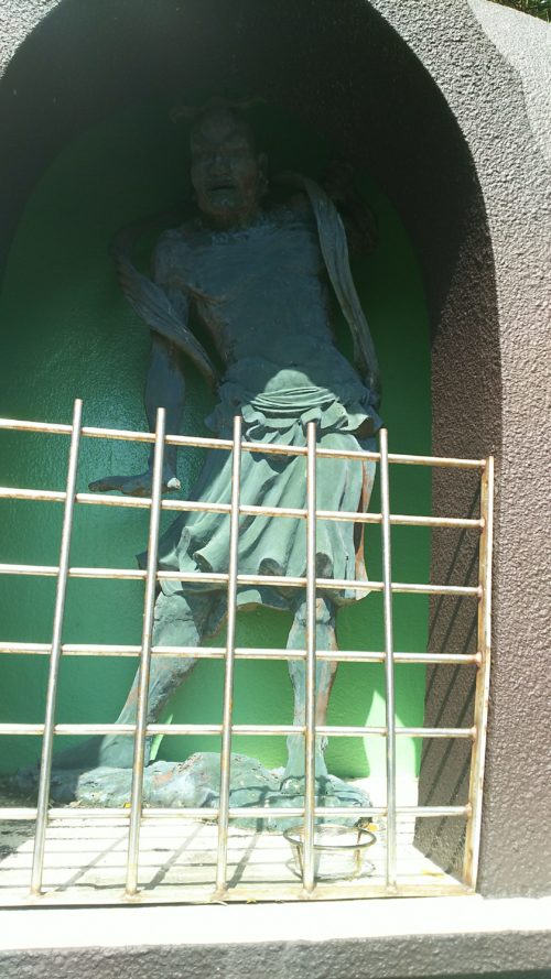 津照寺の金剛力士像