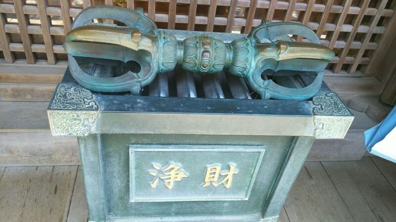 金剛福寺の大師堂の賽銭箱